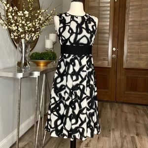 Michael Kors Black and White Print  and Flare Midi Dress Size 4